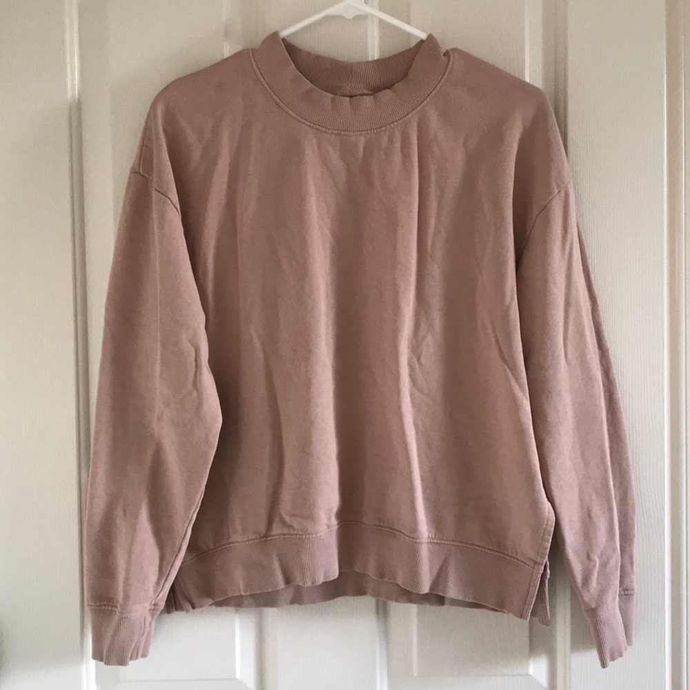 SOLD 🔒 Beige Crewneck